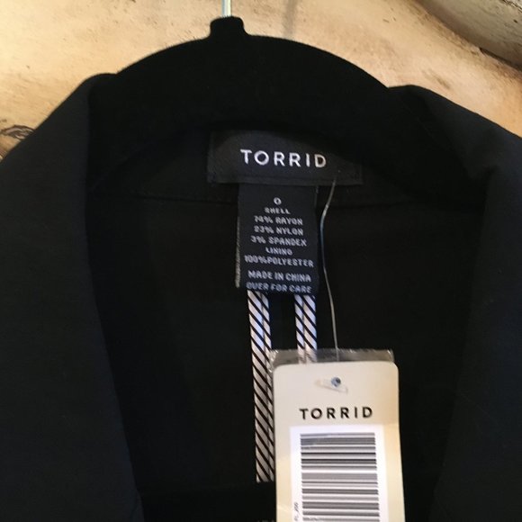 Torrid Black Blazer w Ruched Sleeves - Picture 3 of 5